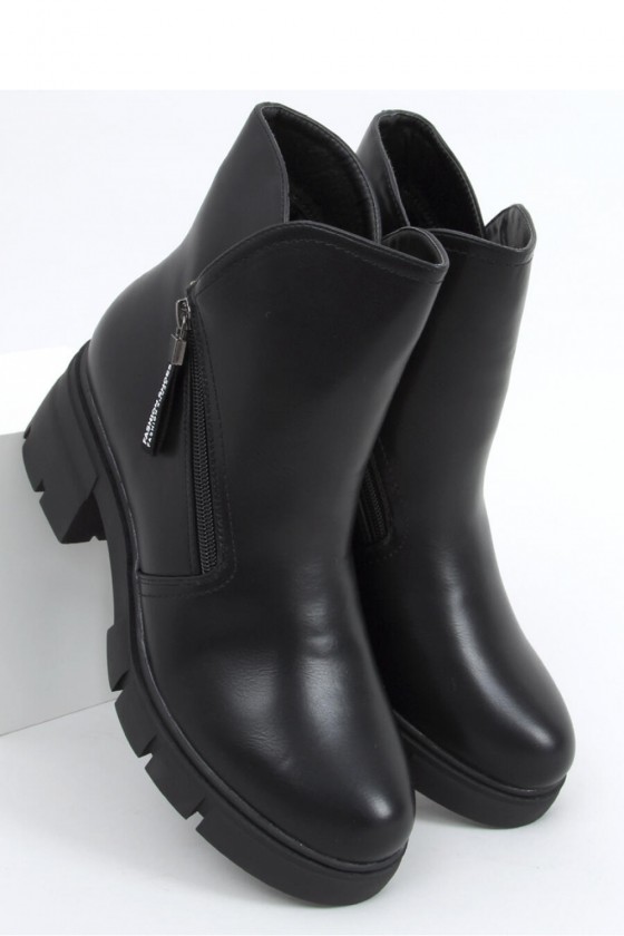 Heel boots model 159910 Inello