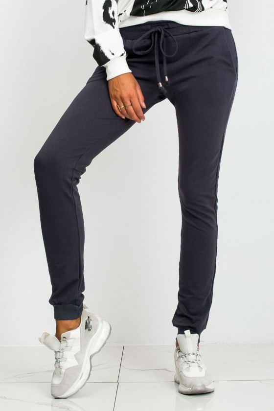 Tracksuit trousers model...